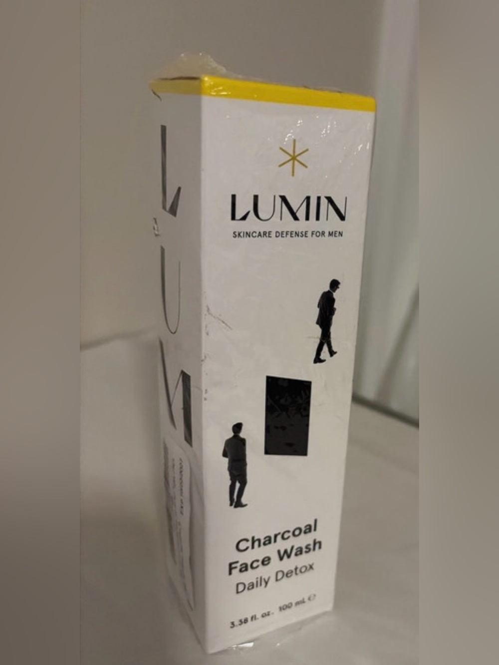 Lumin Charcoal Face Wash - Daily Detox (White/Yellow)